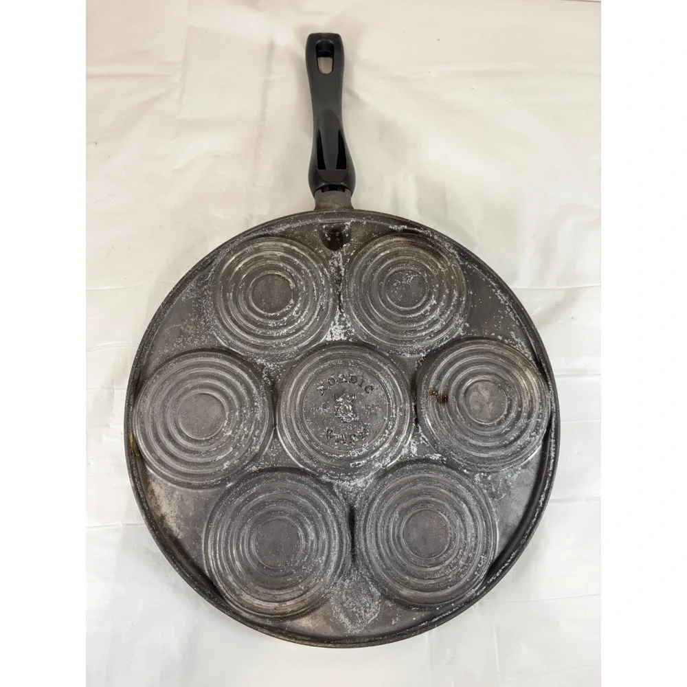 NORDIC WARE Smiley Face‎ Pancake Pan Heavy Cast Aluminum Nonstick 7 Faces
